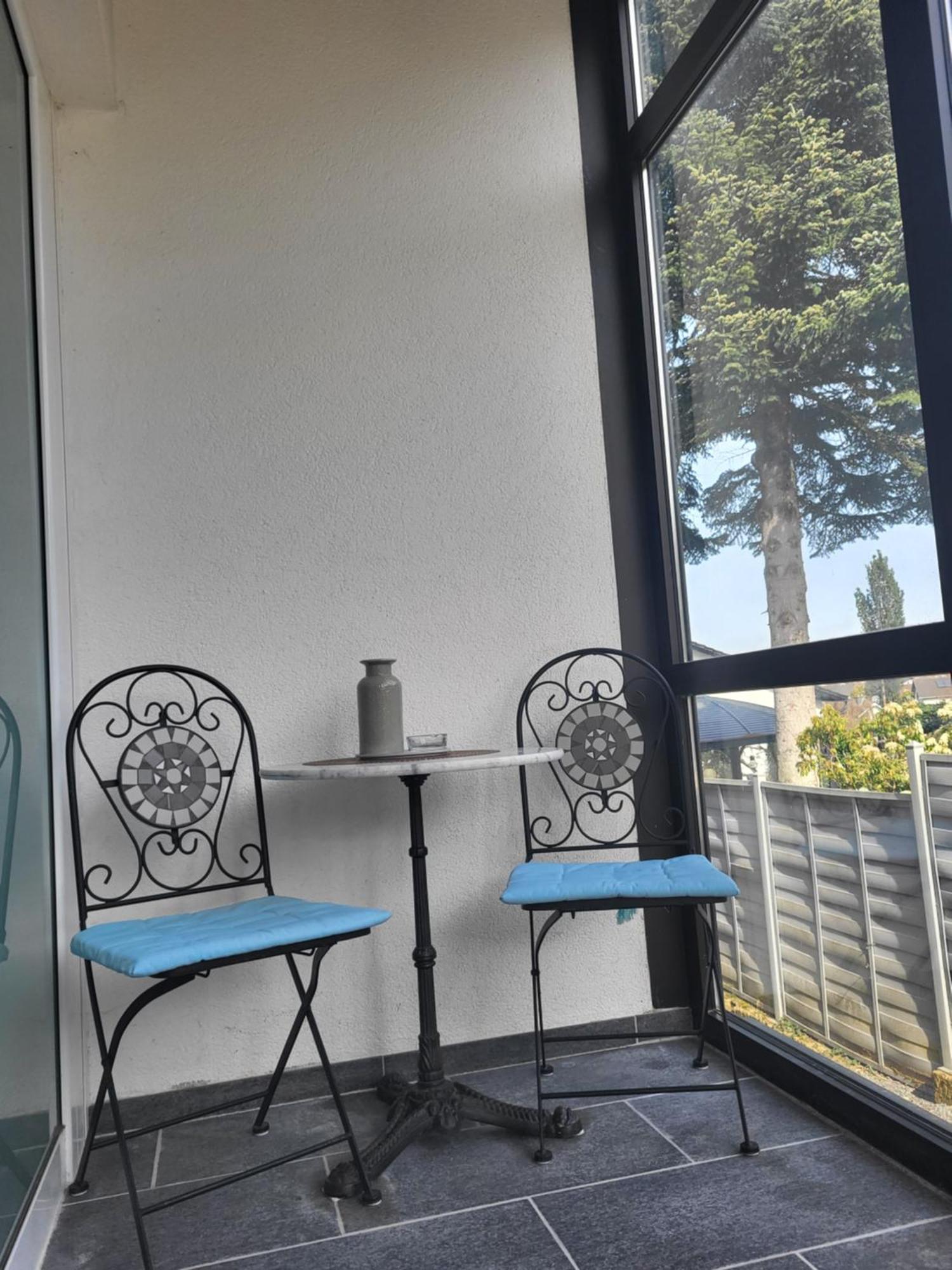 Lovely Oasis Apartment Schmelz Exterior photo