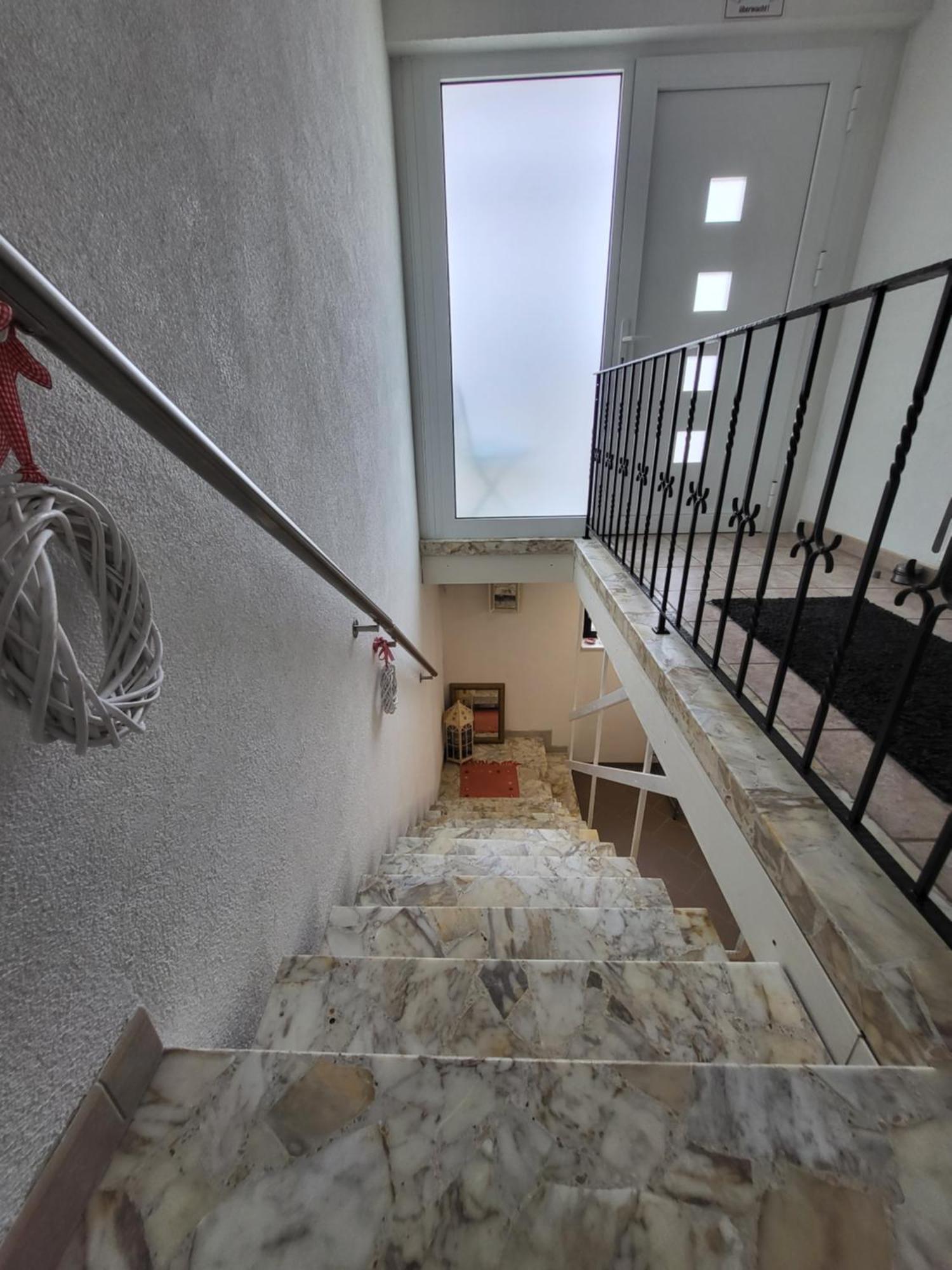 Lovely Oasis Apartment Schmelz Exterior photo